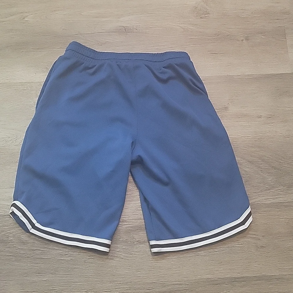 Gapfit royal blue elastic waist shorts xl